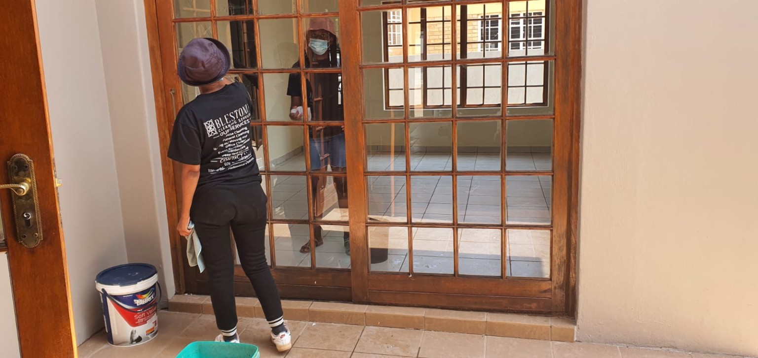 Glass door cleaning